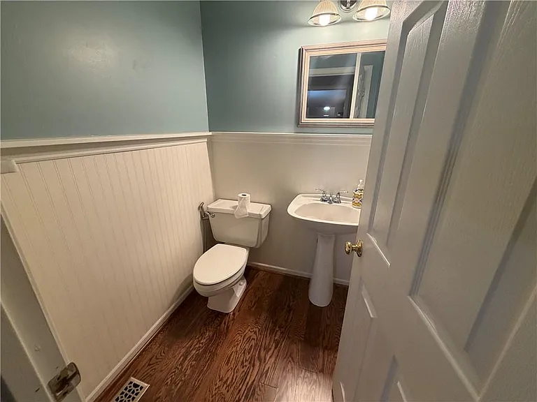 10935 Pennbrooke Xing — Photo 32