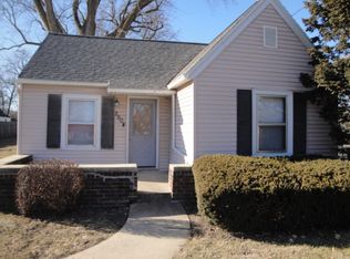 2504 Center St, Cedar Falls, IA 50613