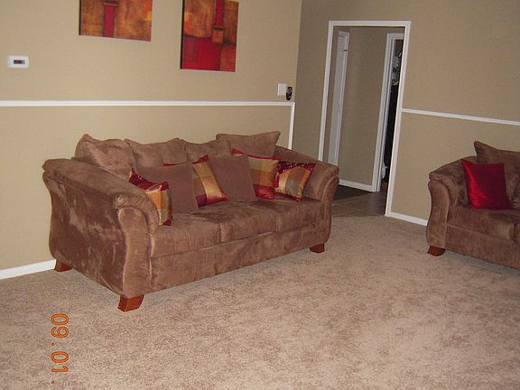 4th image of 2801 Fieldstone Dr