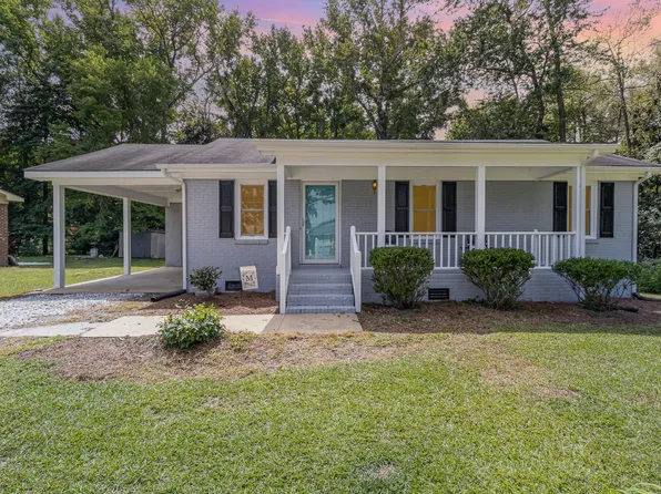 1307 W Pearsall St, Dunn, NC 28334