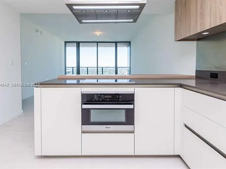 1000 Brickell Plz #CU-4104 — Photo 1