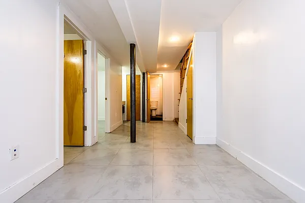 Rented by Nooklyn NYC LLC | media 46