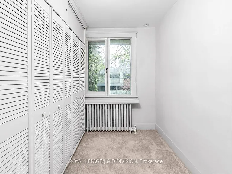 58 Lascelles Blvd — Photo 22