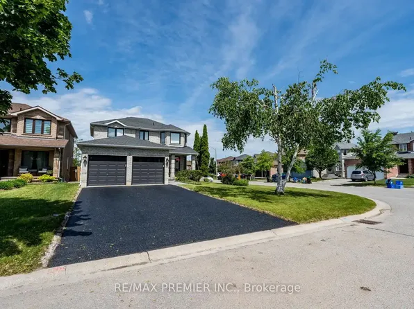 2 Grace Cres, Barrie, ON L4N 9S7