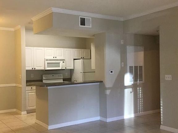 4th image of 2001 Tizewell Cir APT 1509