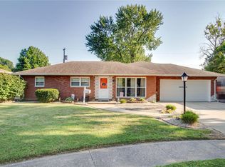 16 Devon Hill Ln, Granite City, IL