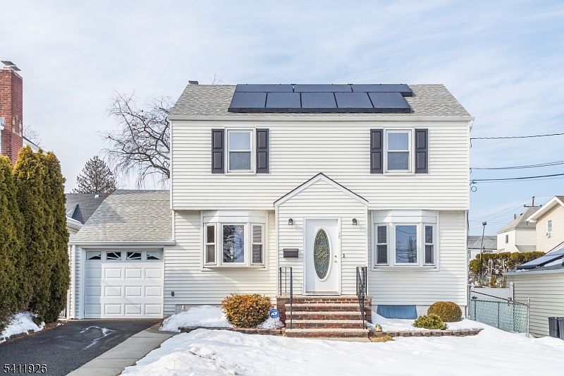 1st image of 10 Burlington Rd