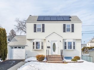 10 Burlington Rd, Clifton, NJ 07012