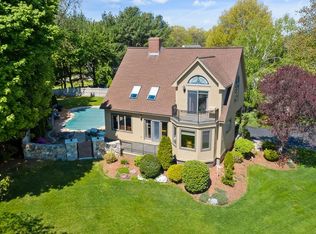 2 Pond View Rd, Peabody, MA 01960