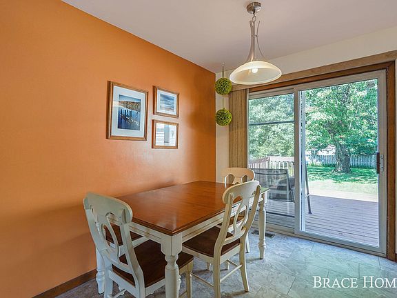 5th image of 1259 Brookridge Dr SE