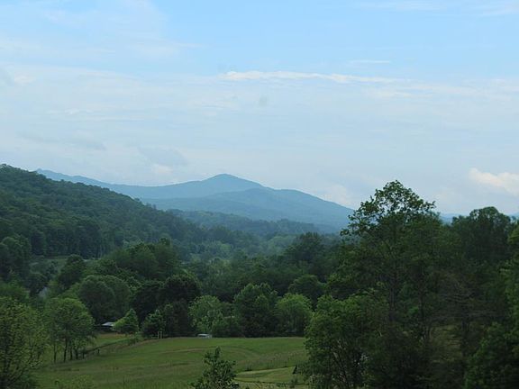 5th image of 1735 Downings Creek Rd