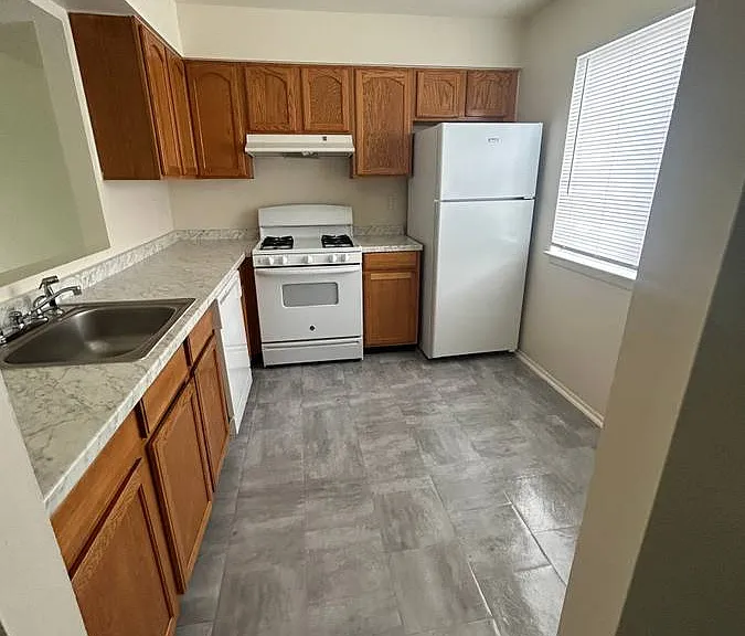 Southview Town Homes, LLC — Photo 11