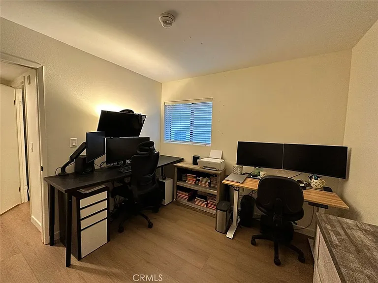 10149 Commerce Ave — Photo 24