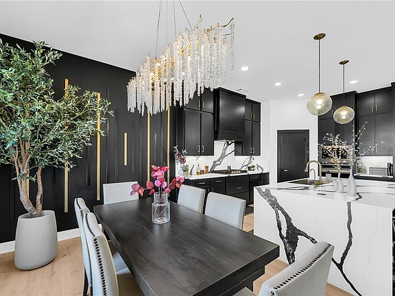 4th image of 381 Rainforest Loop