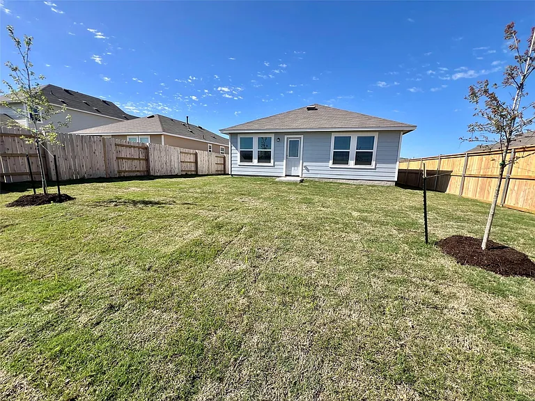 144 Edward R Gaytan St — Photo 27