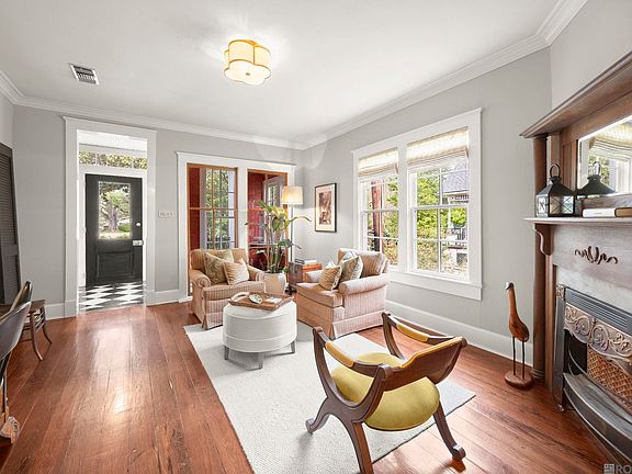 4th image of 8262 Highland Rd