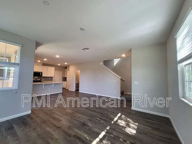 3238 Chelmer Way — Photo 3