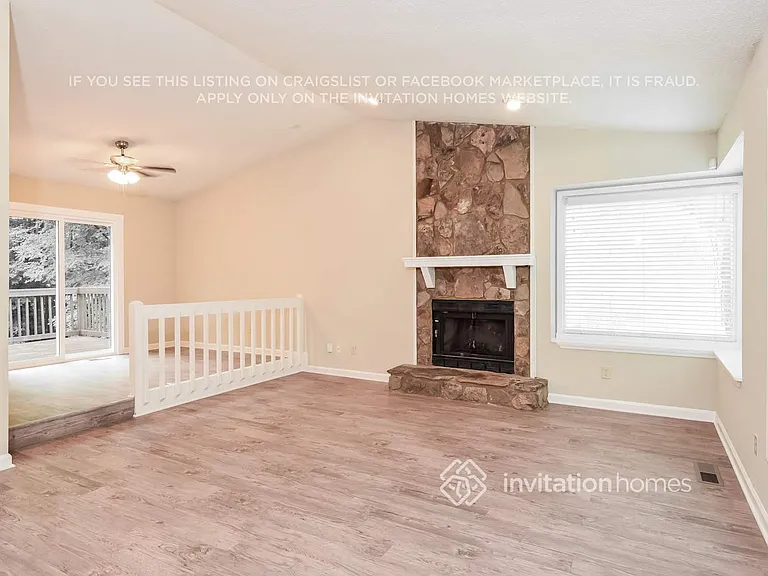 6198 Brookside Ln — Photo 4