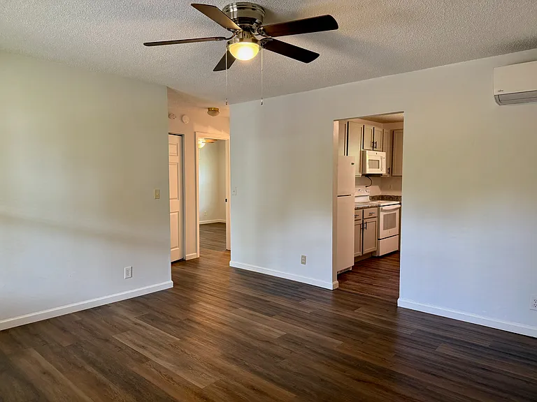 645 Flint Hill Rd #A — Photo 2