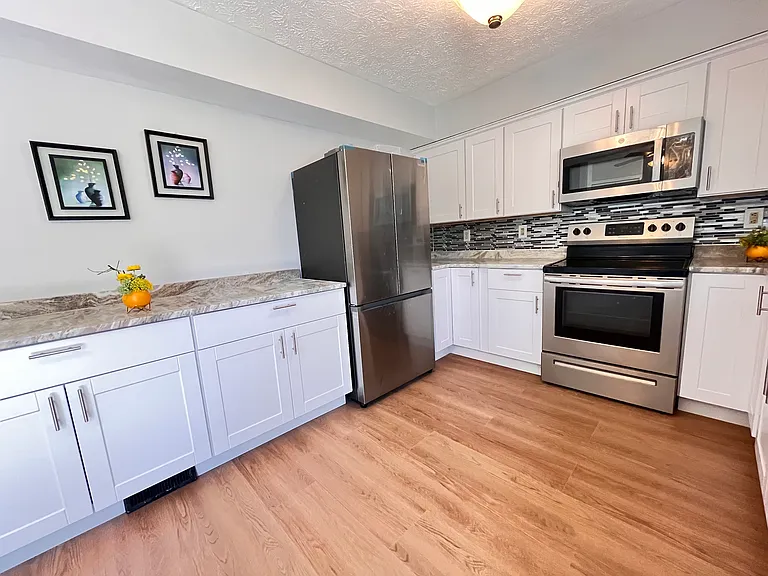 3301 Betterton Cir — Photo 5
