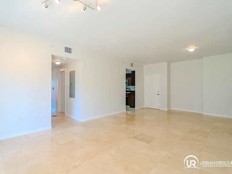 300 Majorca Ave #Penthouse 403 — Photo 14