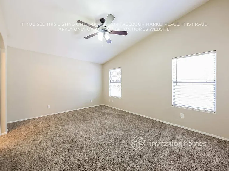 12910 W Holly St — Photo 10