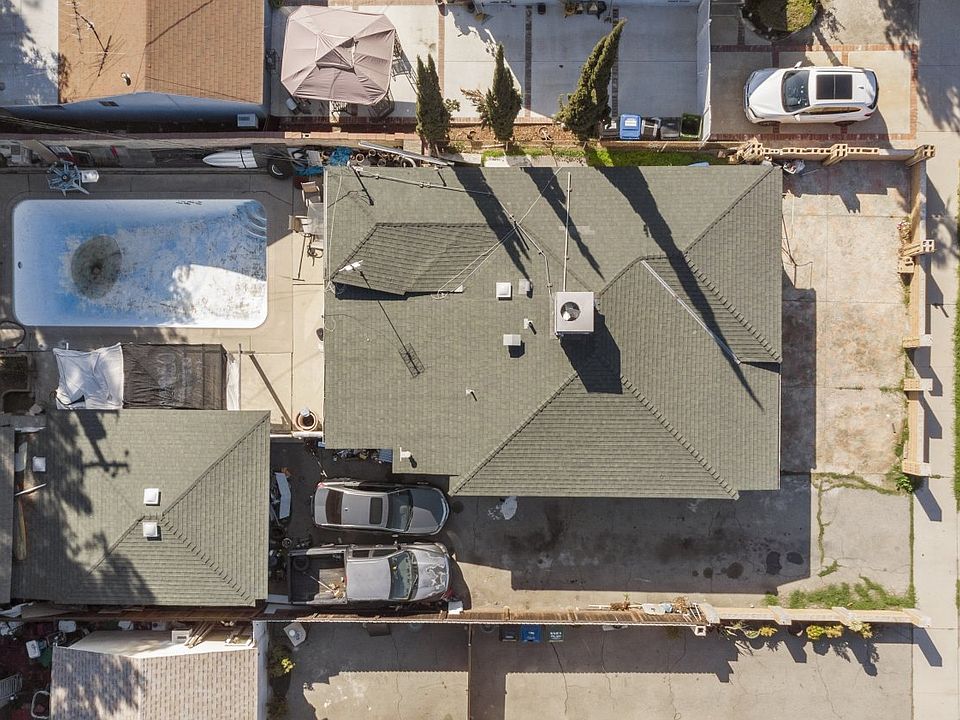 1st image of 10422 Califa St