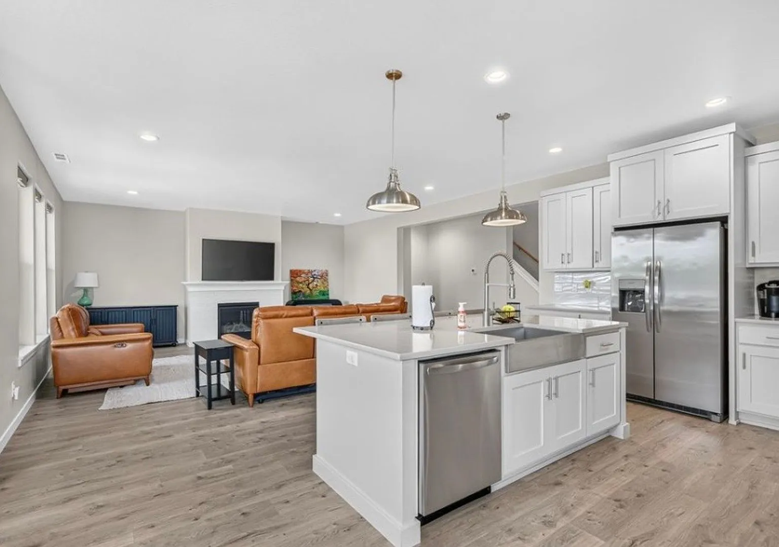 Executive Custom Home for Rent in Eagle Point Golf Course Community, 4 Bed, 3 Bath — Photo 4