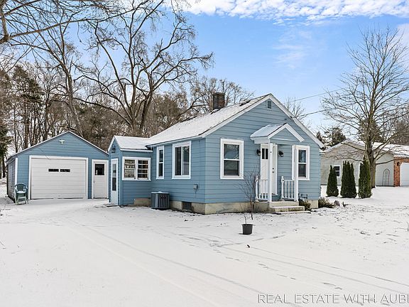 4th image of 3451 Hubbard St