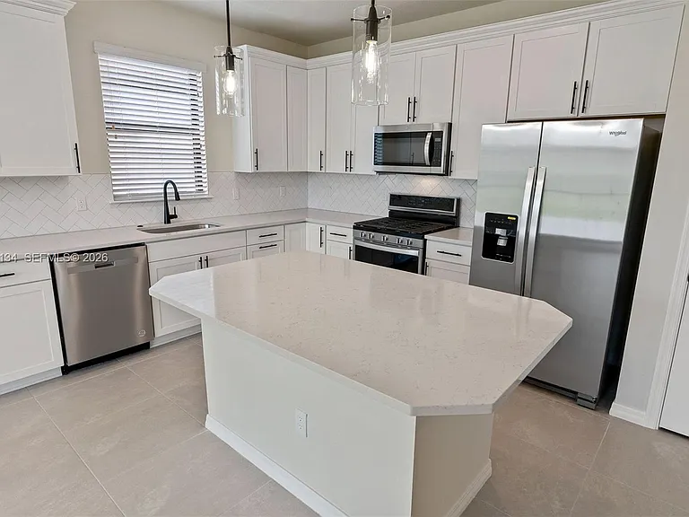 4470 Waterside Dr — Photo 6