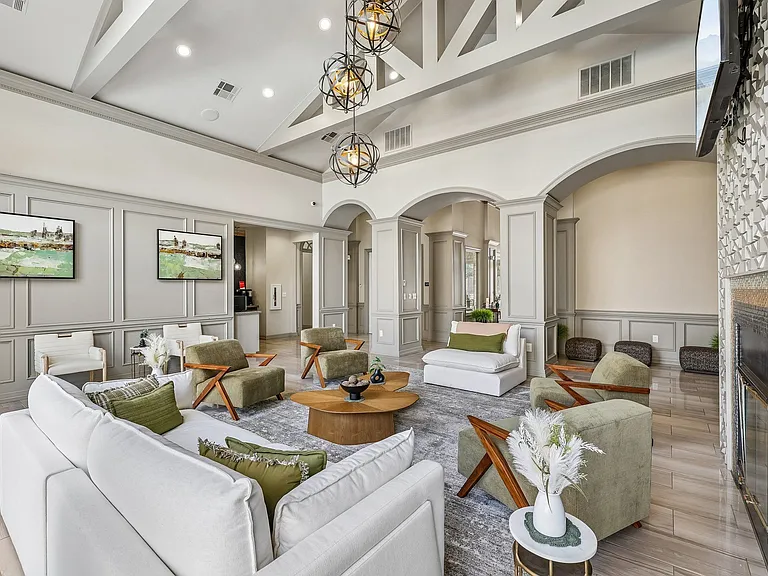 Regency Dell Ranch Apartments — Photo 40