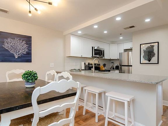 5th image of 2206 Surfrider Cir