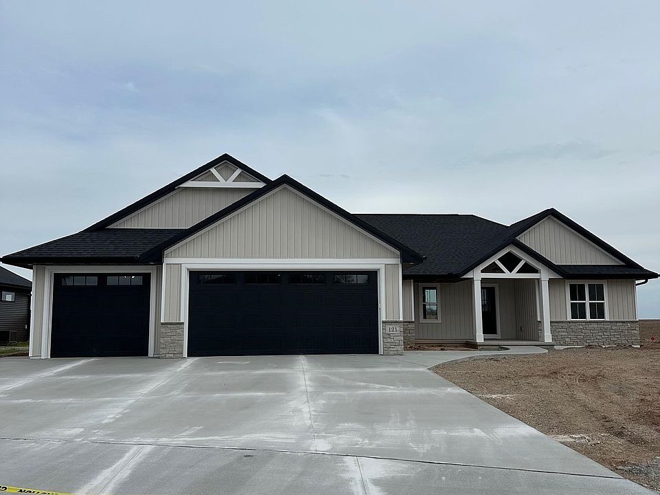 1st image of 121 Sunrise Ct