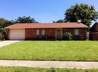 135 Yorkshire Dr, Cedar Hill, TX 75104