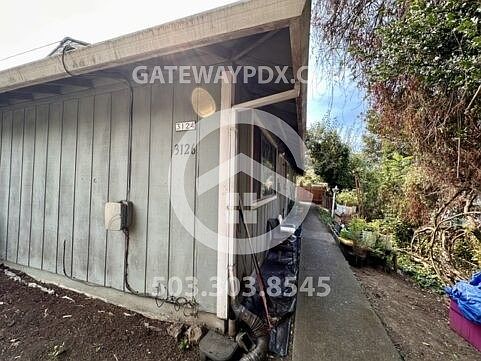 4th image of 3126 SE Gladstone St