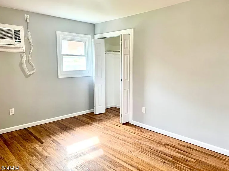 15 Wallace St #2 — Photo 13