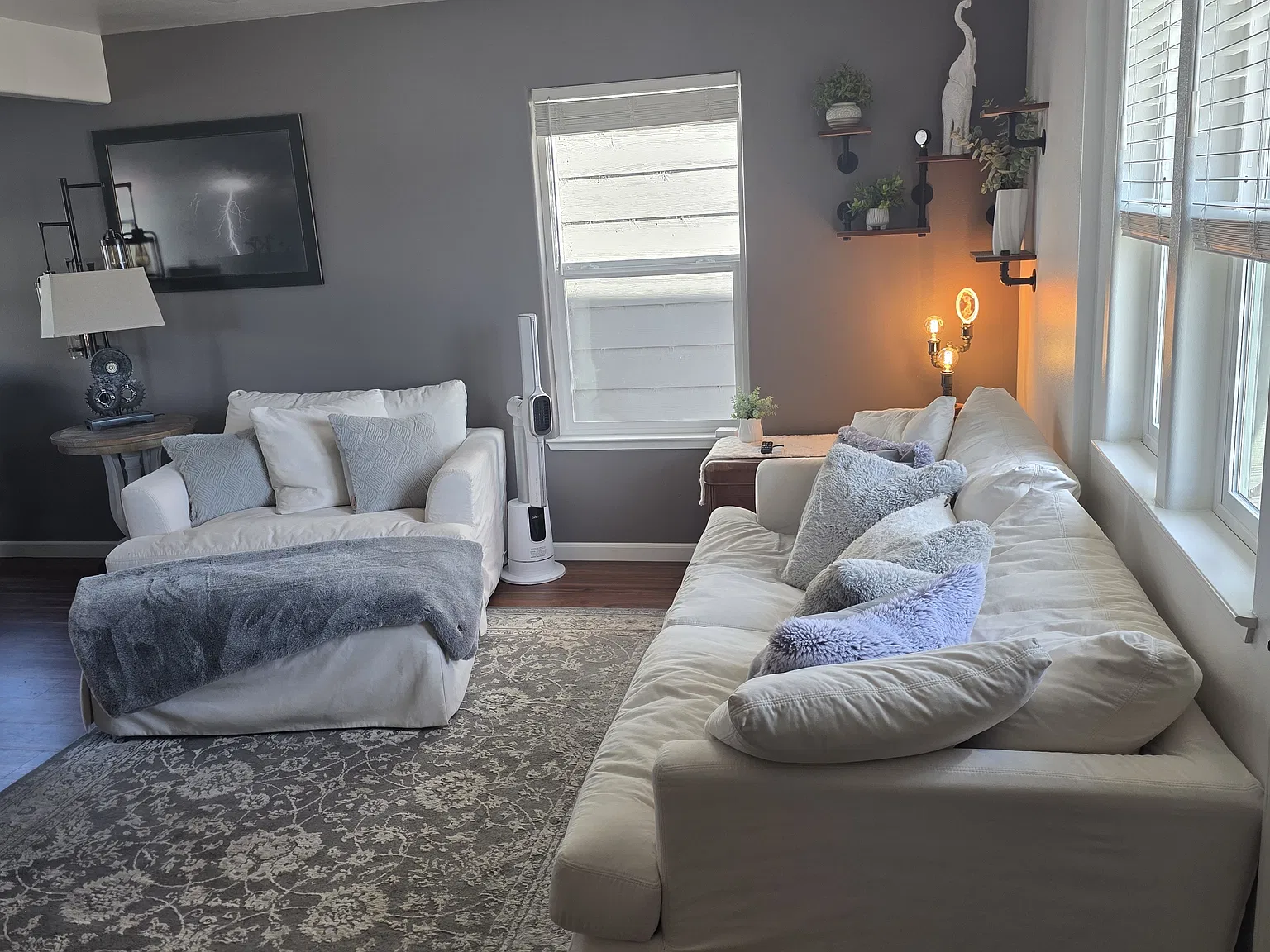 2 bed, 1050 sqft, $2,050 — Photo 2