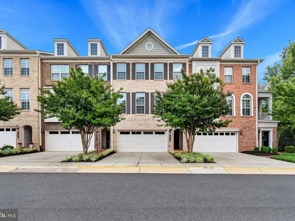 8013 Turtle Creek Cir, Gainesville, VA 20155