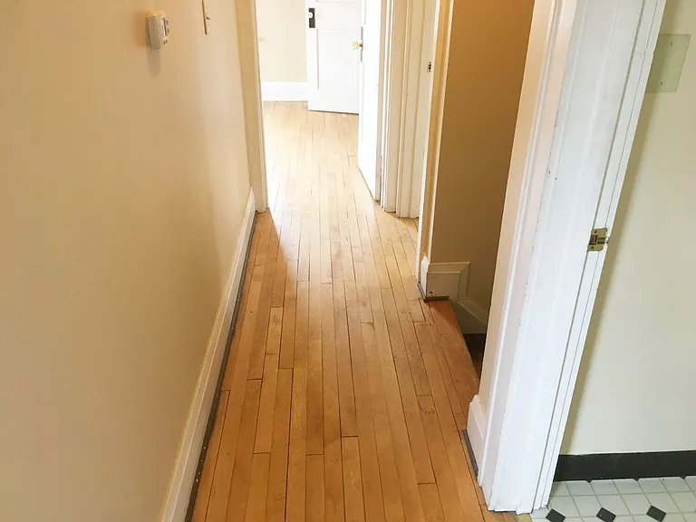 605 E Thomas St — Photo 14