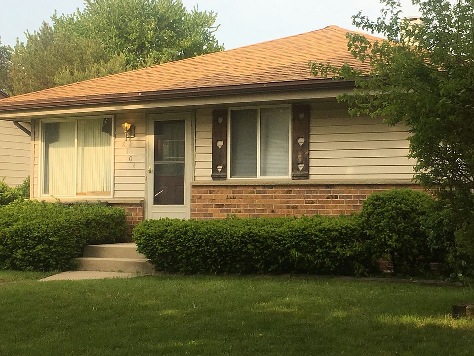 2nd image of 8304 N 106th St