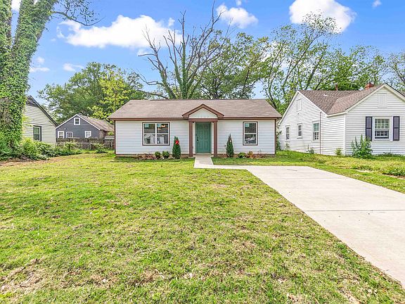 2nd image of 1067 E Walthal Cir