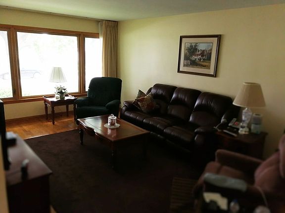 2nd image of 3704 N Octavia Ave