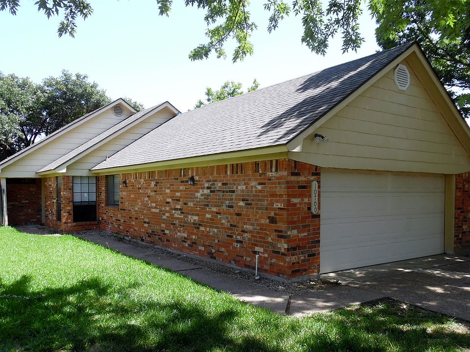 1st image of 10700 Tall Oak Dr