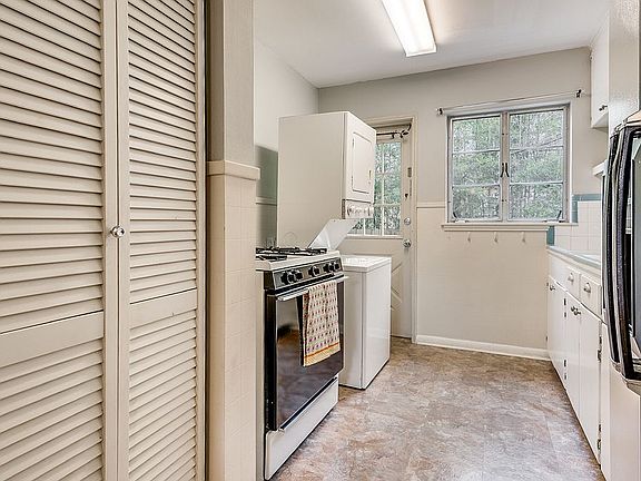 5th image of 111 Grandview Pl APT 2