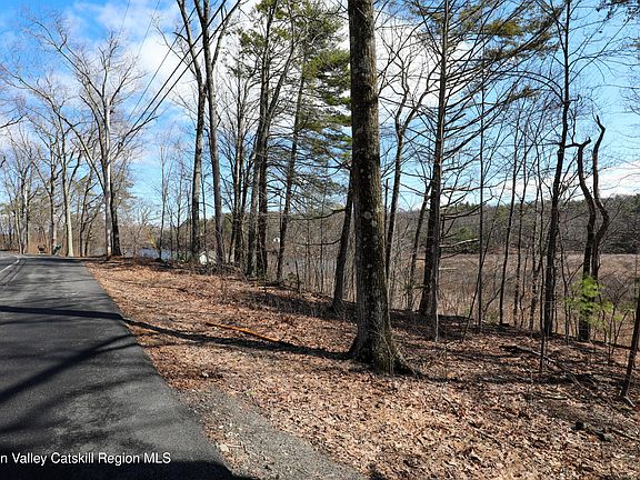 4th image of 176 Lake Road