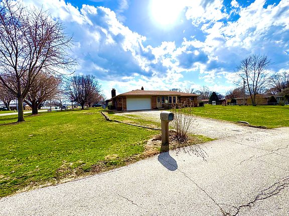 3rd image of 6035 Bluff Acres Dr