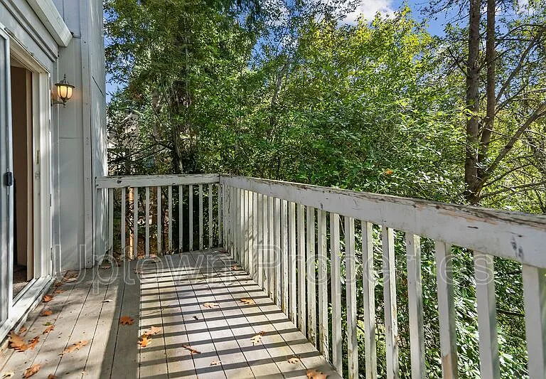 248 Cervantes — Photo 24