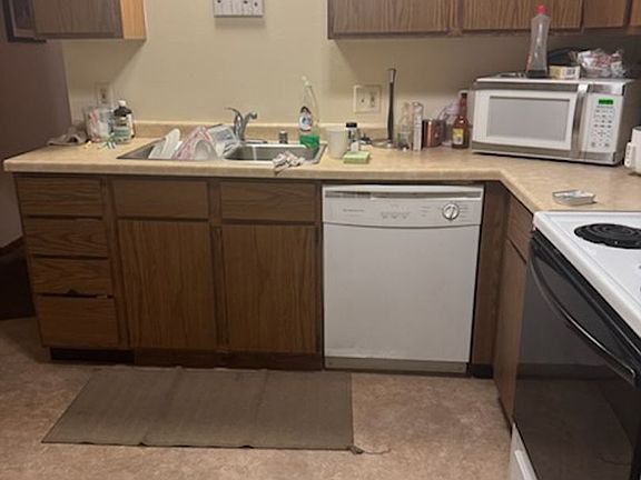 4th image of 1832 6th St #1