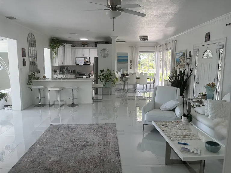 504 Richards Ave — Photo 11