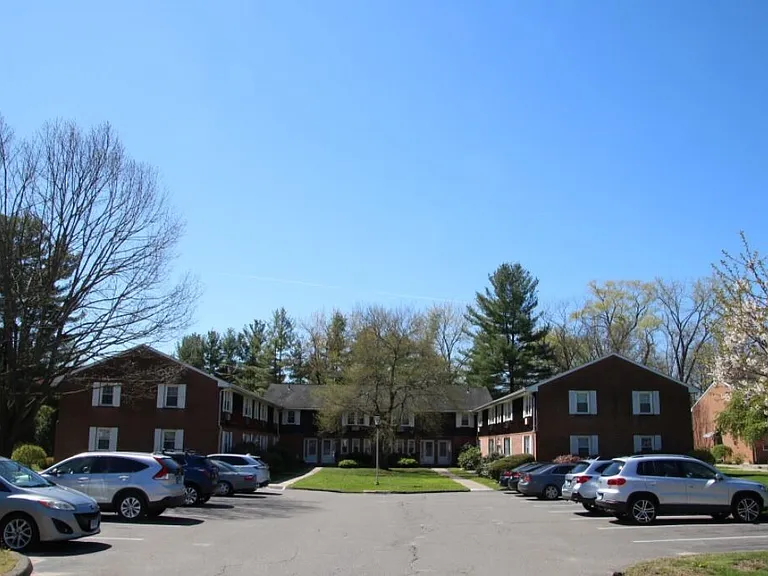 Suffield West Apartments — Photo 2